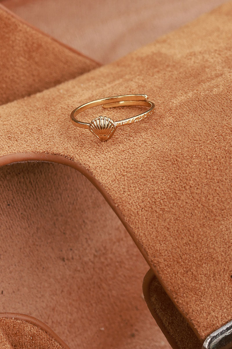 Bague ajustable dorée mini coquillage coque