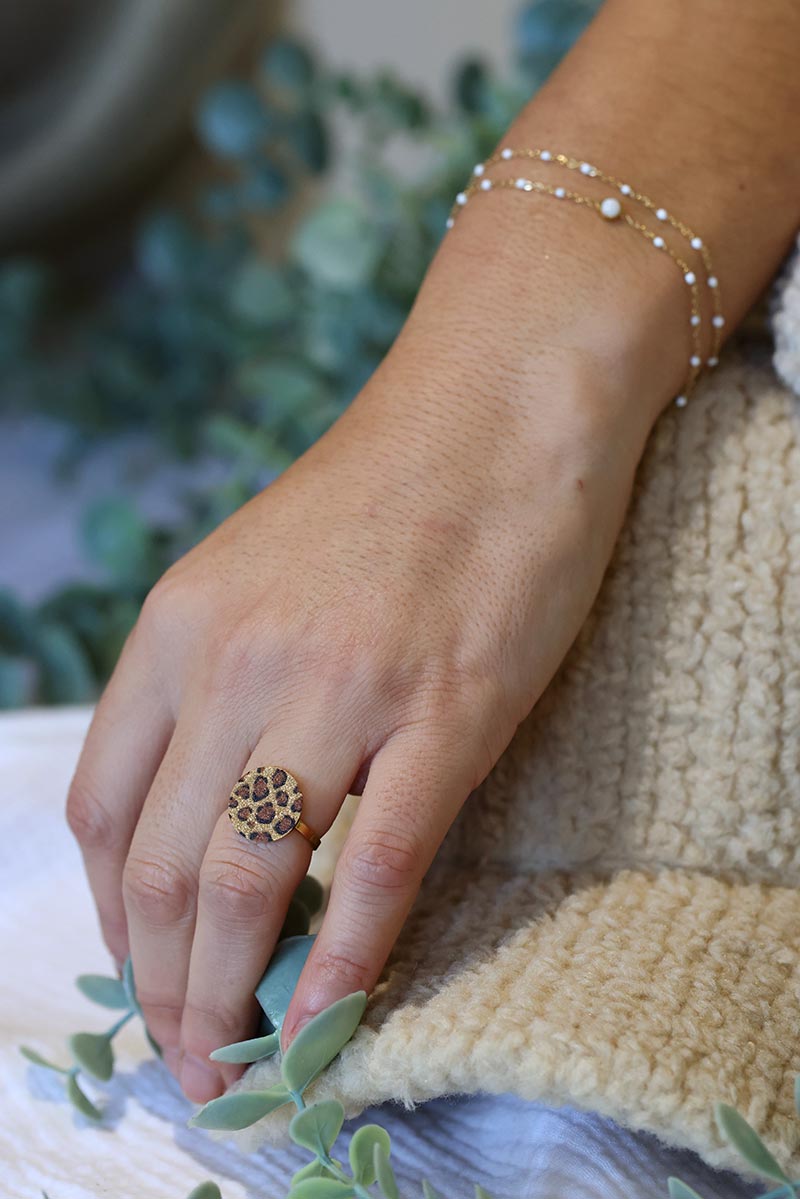 Adjustable gold ring with glitter leopard print circle Horizons