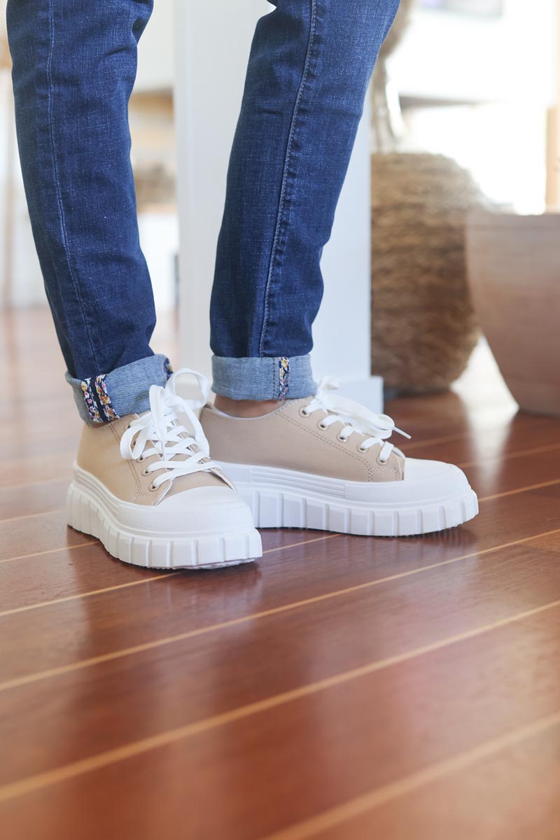 Baskets beige semelles compensees crantees E091 (1)
