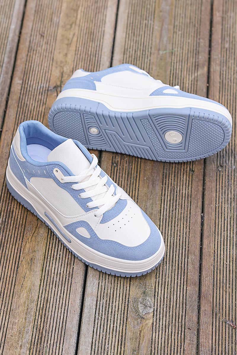 Deportivas bicolor crudo y azul denim con suela gruesa