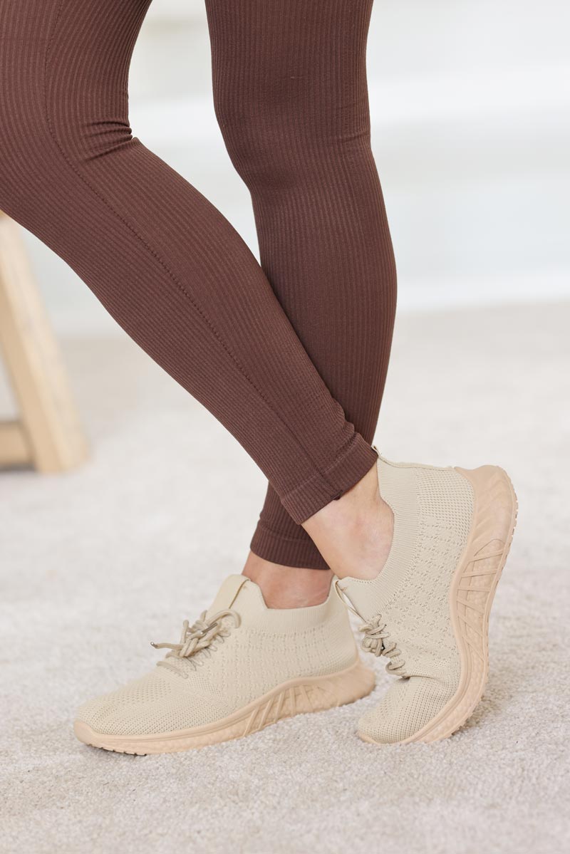 Baskets chaussettes beige legeres running ou marche h014 (1)