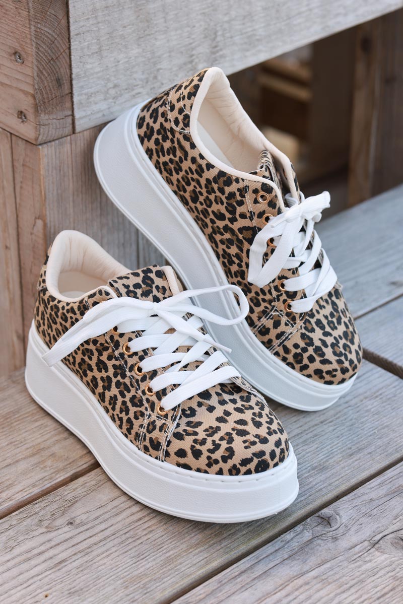 Baskets sneakers léopard en simili cuir semelle épaisse lacets blanc