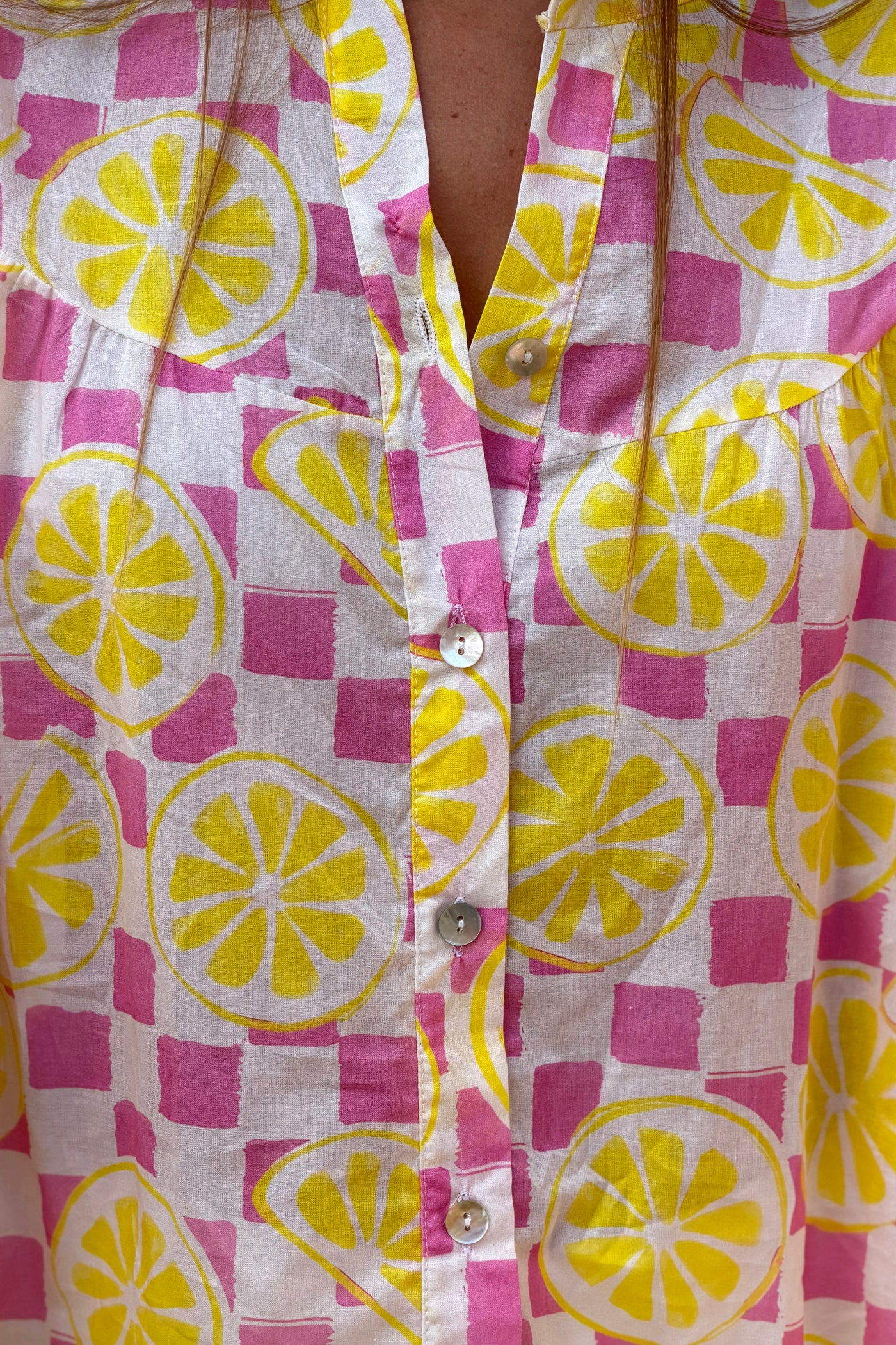 Blouse en coton à carreaux damiers rose et citrons