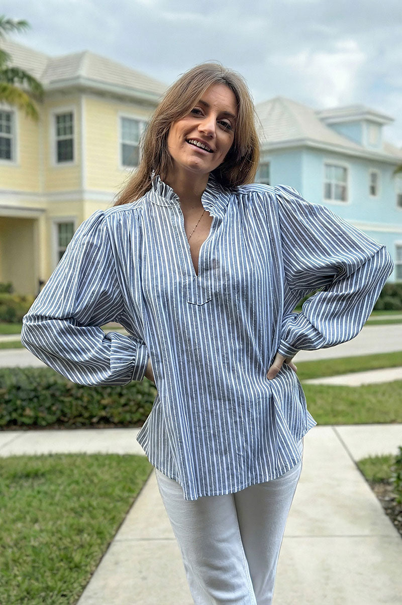 Blouse kaki en coton a rayures détails ajourés col avec volants froufrous