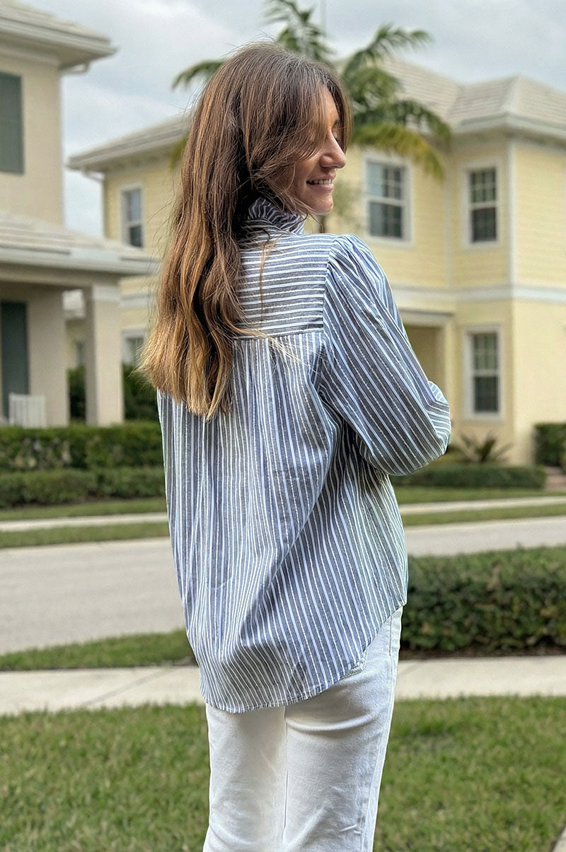 Blouse kaki en coton a rayures détails ajourés col avec volants froufrous