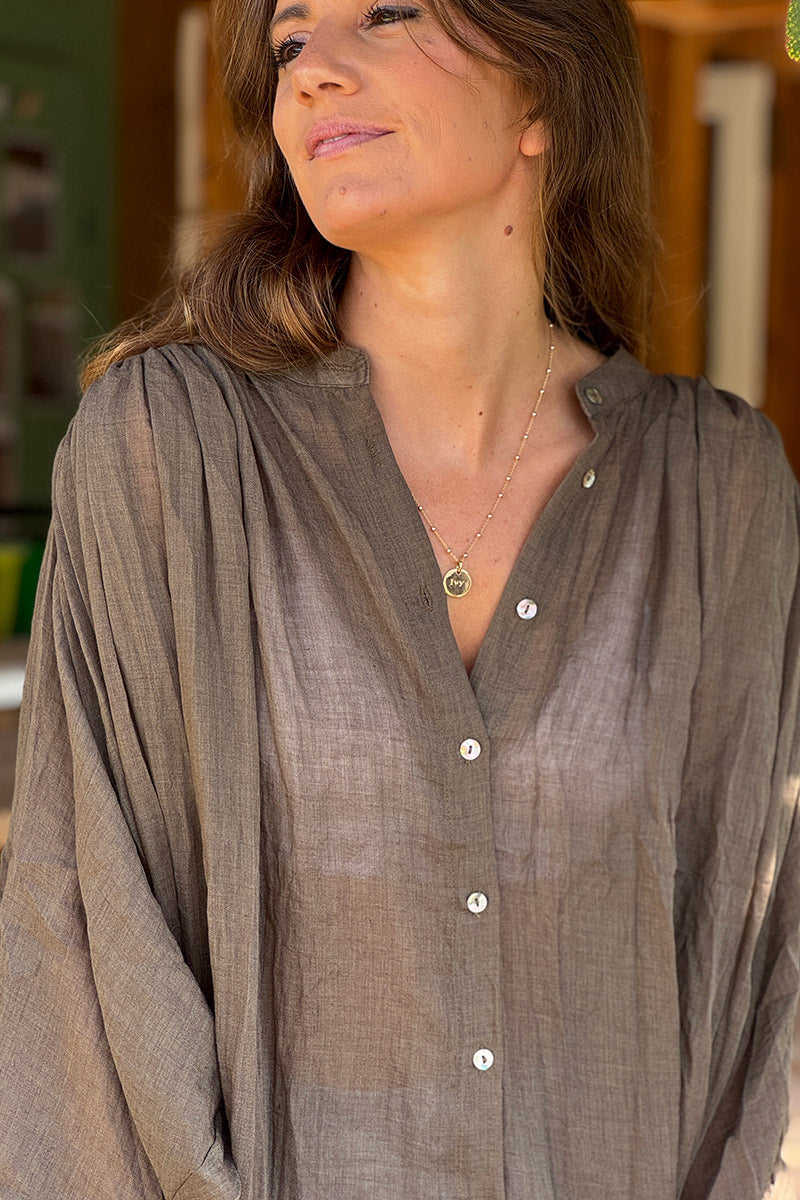Blouse large boutonnée en voile de coton kaki fonce manches trois-quart