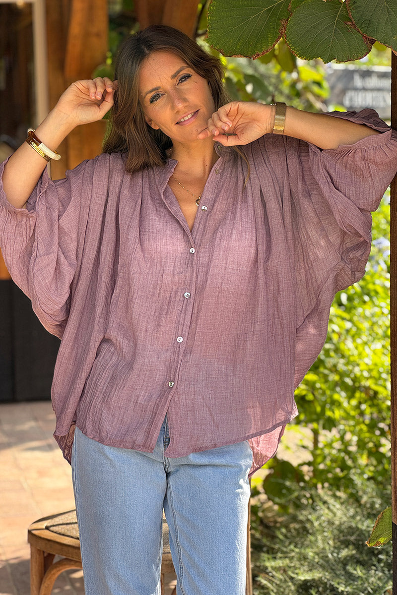 Blouse large boutonnée en voile de coton violet manches trois-quart