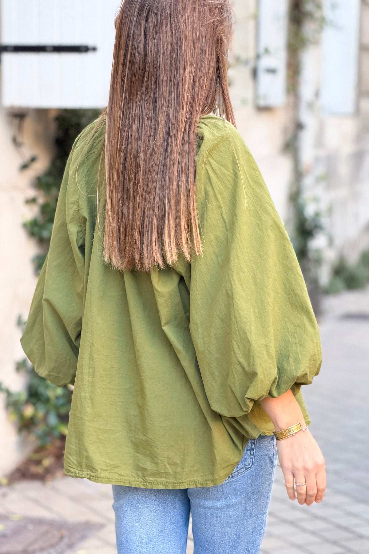 Blouse olive en coton à boutons manches bouffantes