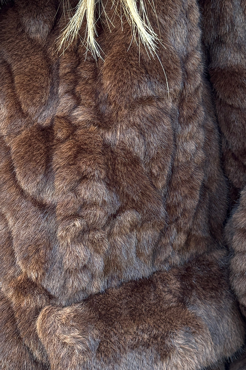 Blouson marron tout doux fausse fourrure torsadée avec boutons