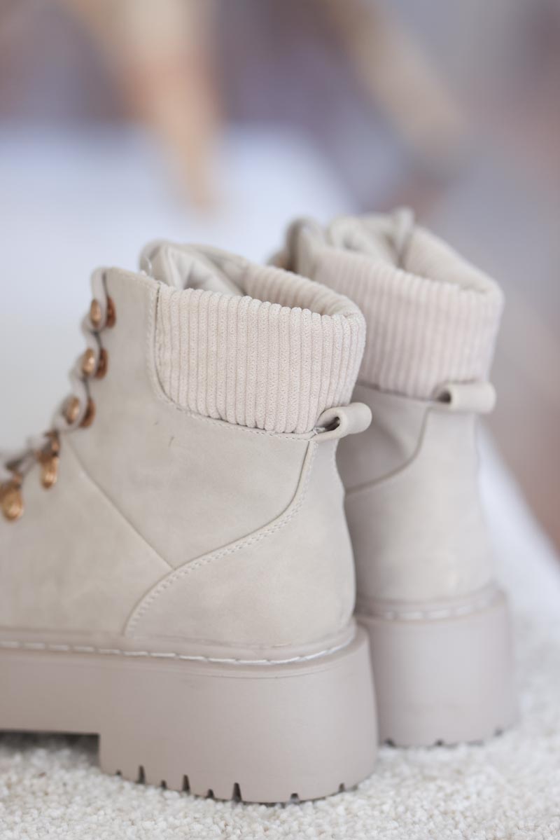 Boots beige lacets a crochets semelle epaisse E098 (1)