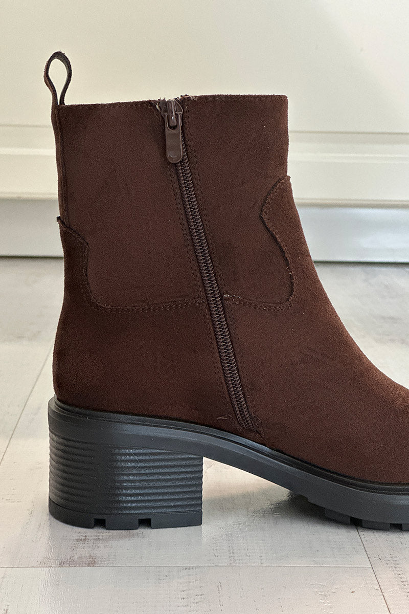 Boots marron à talon cranté étoile en strass