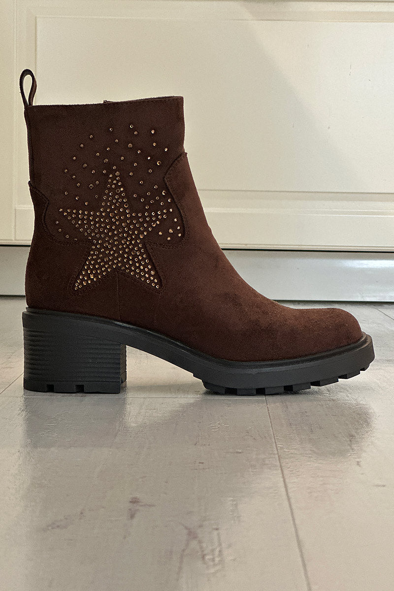 Boots marron à talon cranté étoile en strass