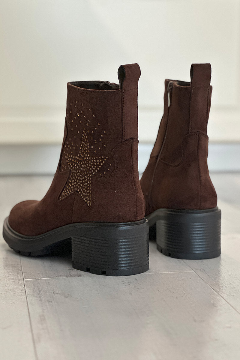 Boots marron à talon cranté étoile en strass
