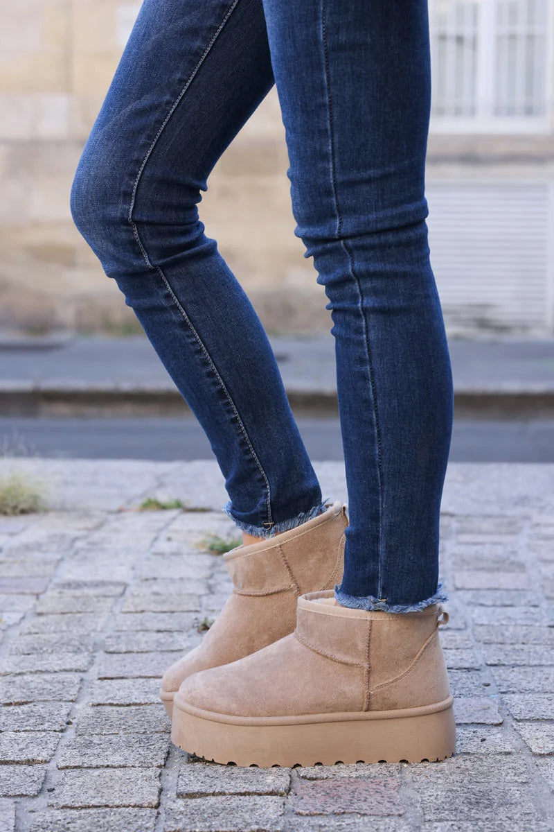 Bota baja plataforma forrada pelo beige
