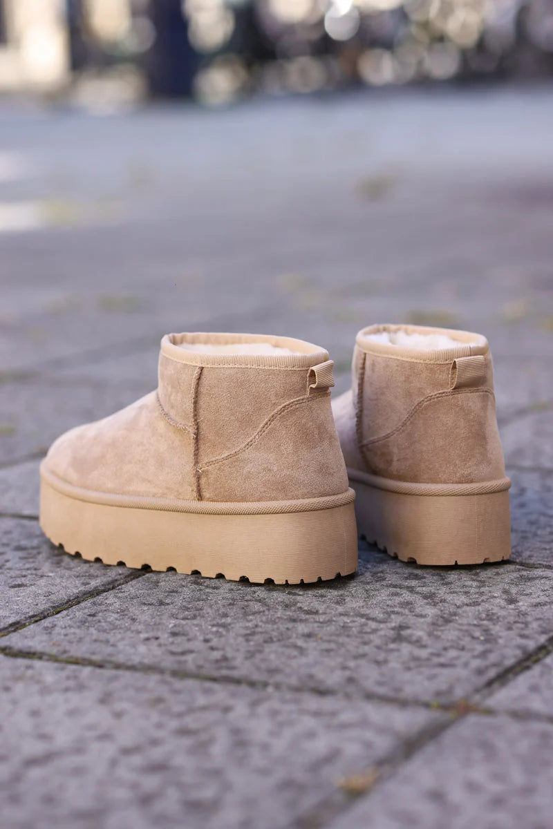 Bota baja plataforma forrada pelo beige