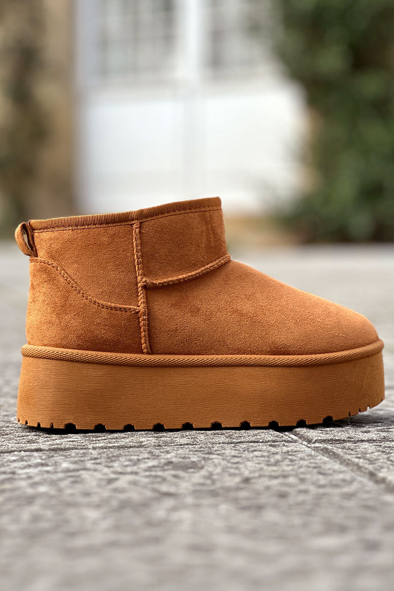 Bottes fourrées camel foncé basses à plateforme
