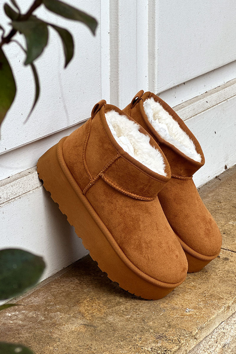 Bottes fourrées camel foncé basses à plateforme