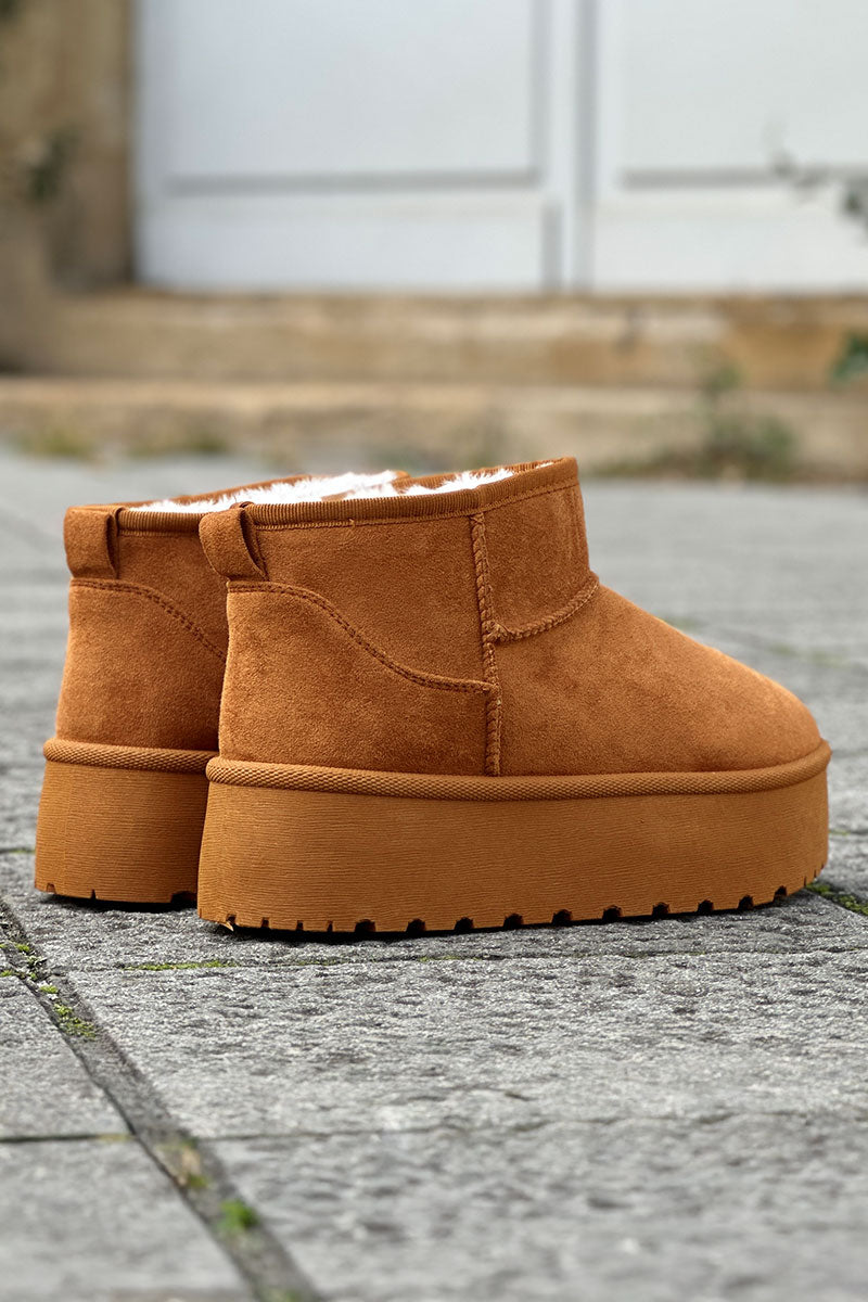 Bottes fourrées camel foncé basses à plateforme