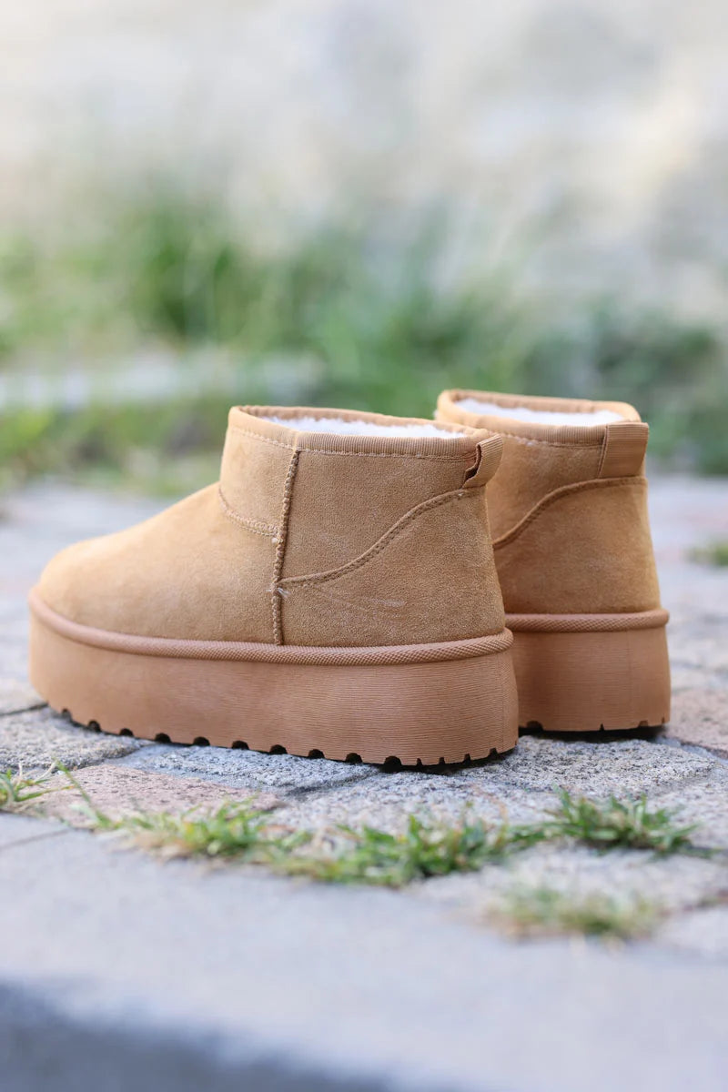 Bottes camel fourrées basses à plateforme