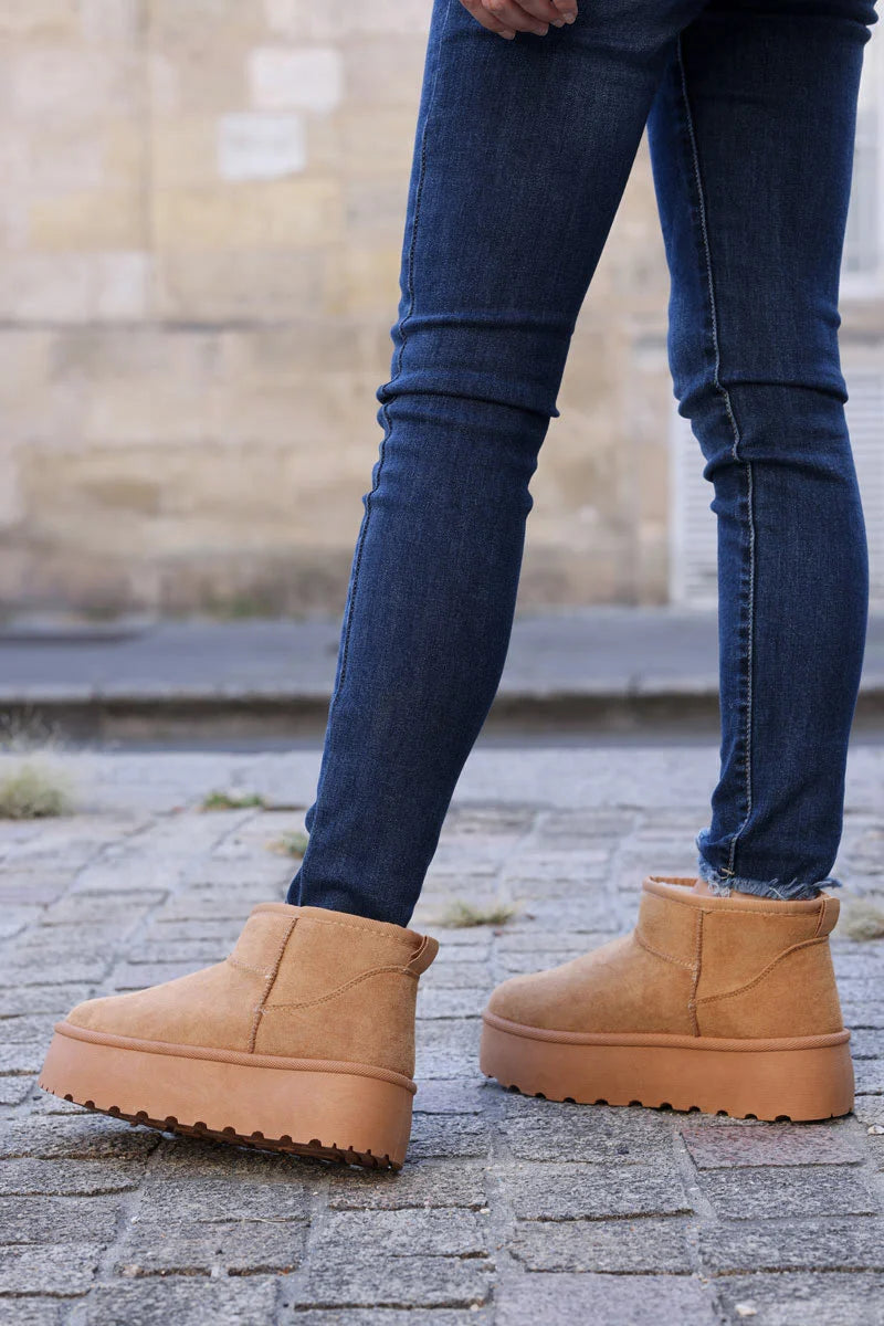 Bottes camel fourrées basses à plateforme
