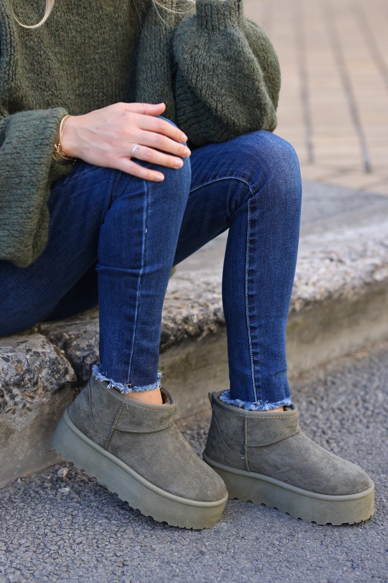 Botas bajas con plataforma forradas en pelo caqui