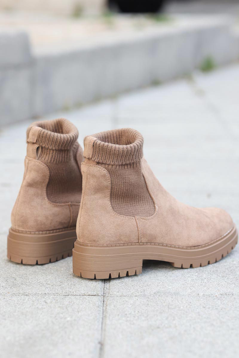 Bottines taupe en suedine chaussettes et semelle crantee g075 (1)