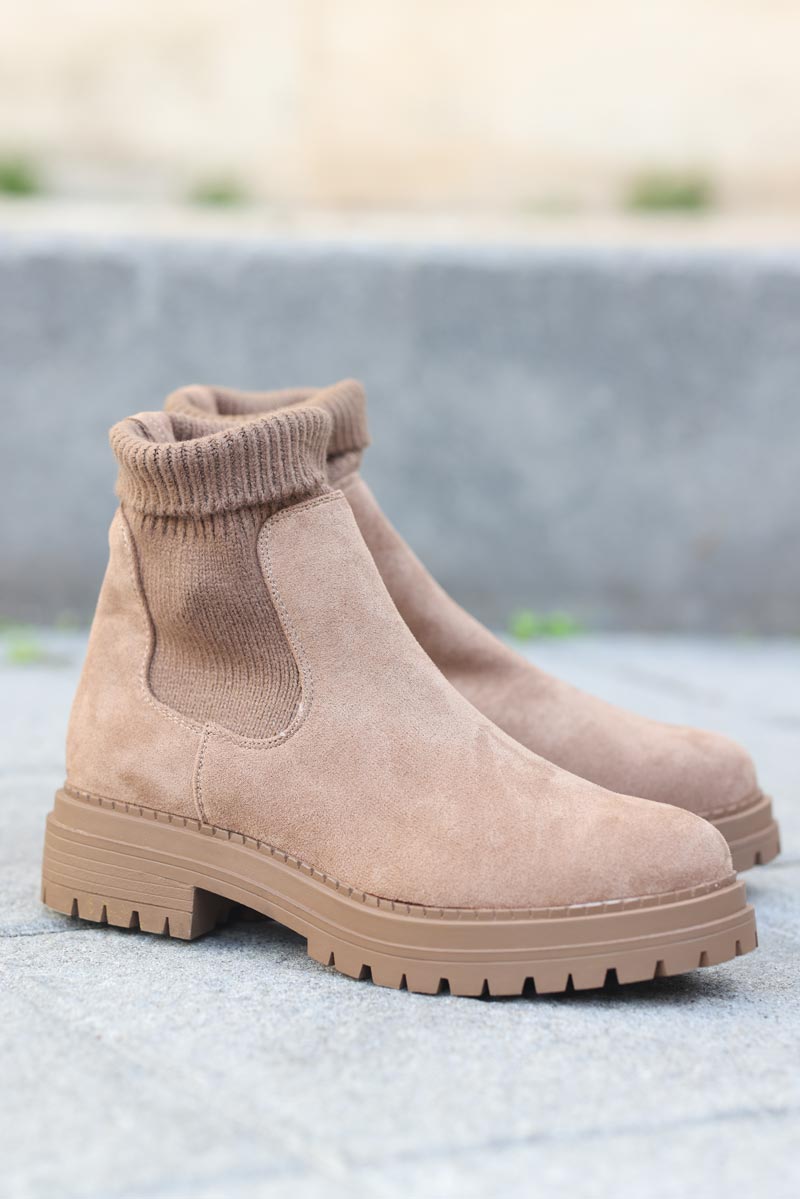 Bottines taupe en suedine chaussettes et semelle crantee g075 (1)