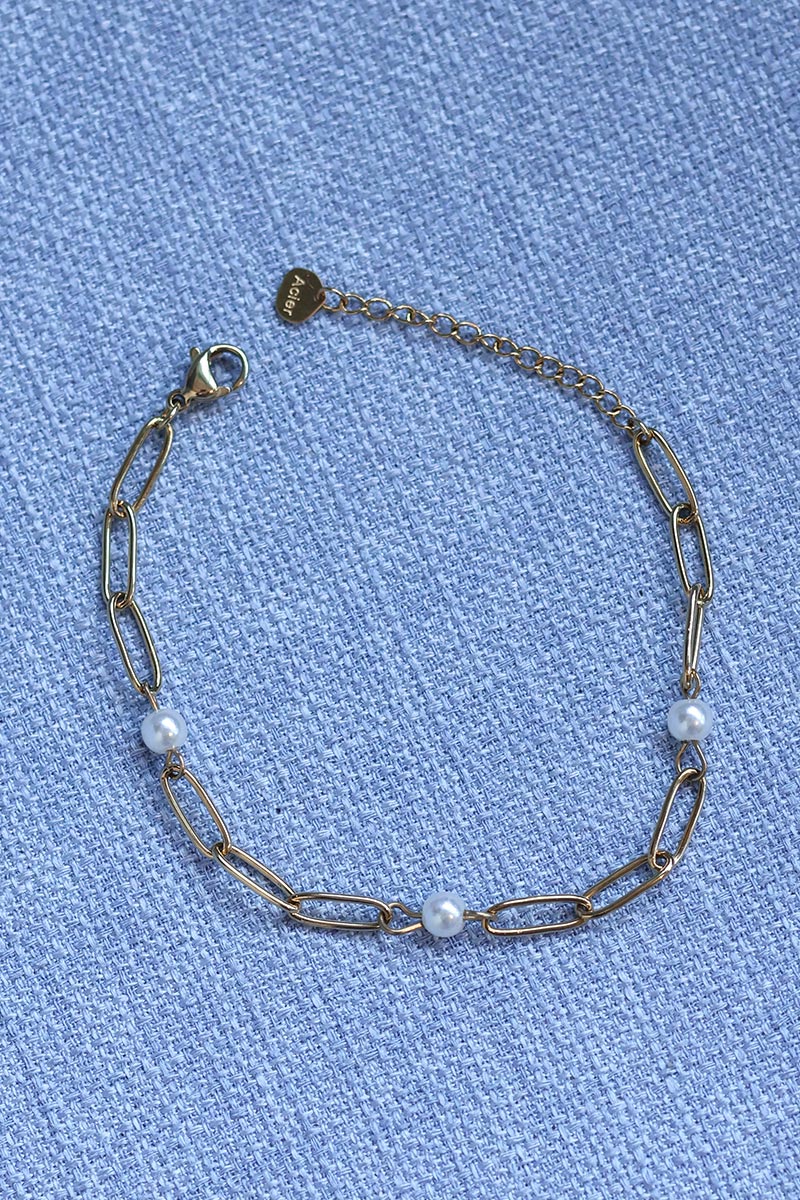 Paper link bracelet in gold with pearl detail