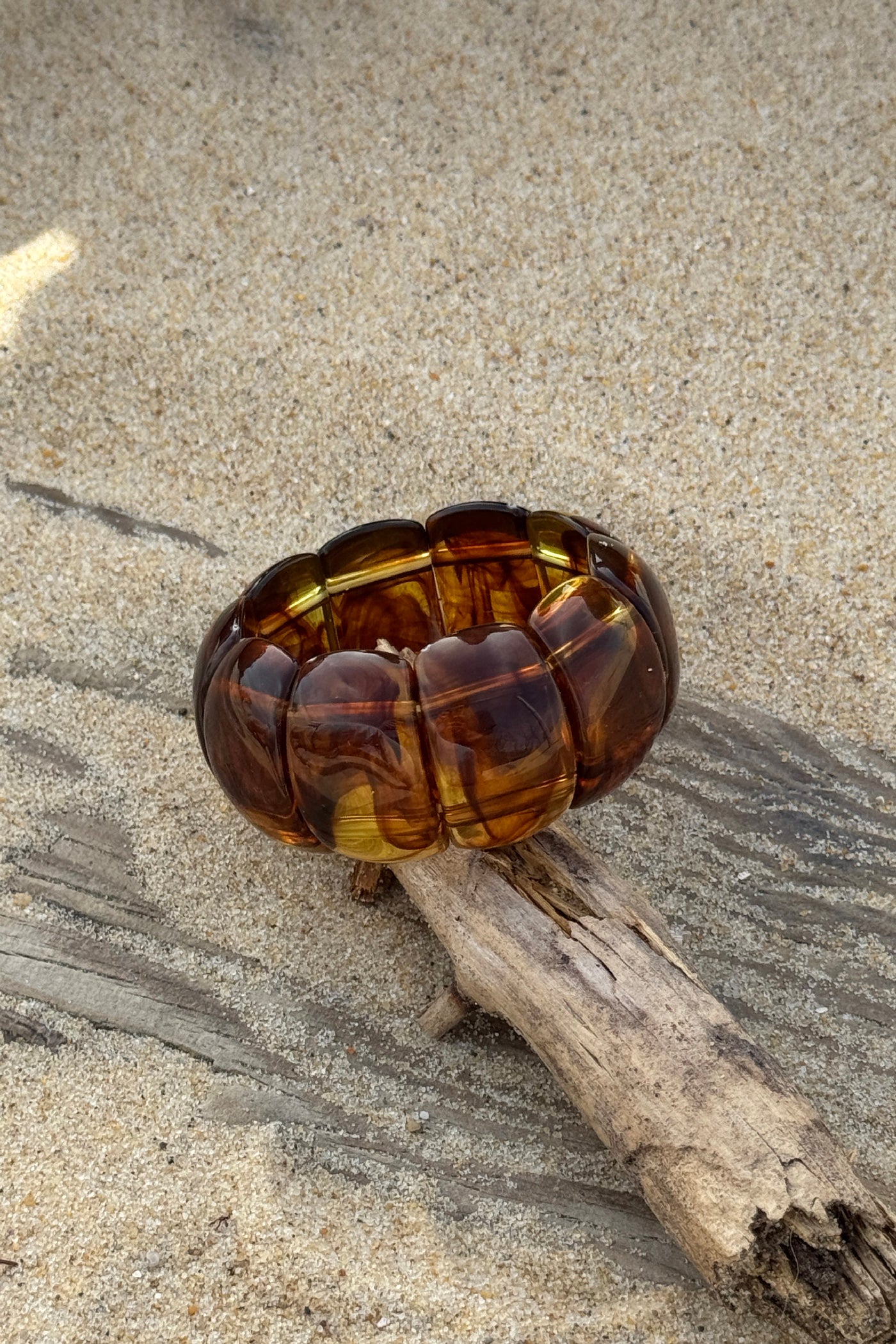 Bracelet élastique en résine écaille marron effet jonc