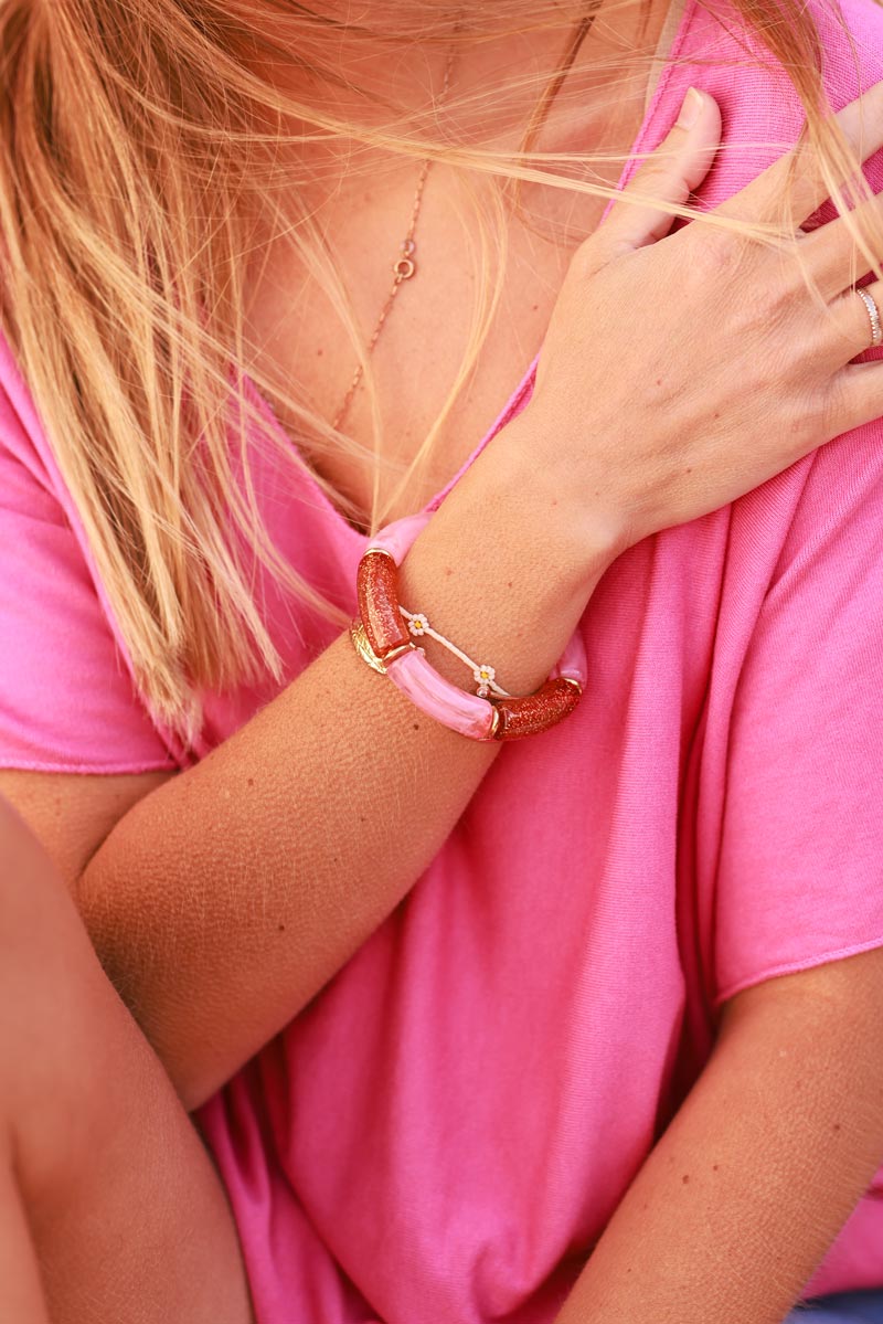 Bracelet élastique style jonc en perles acétate pailletées rose terracotta