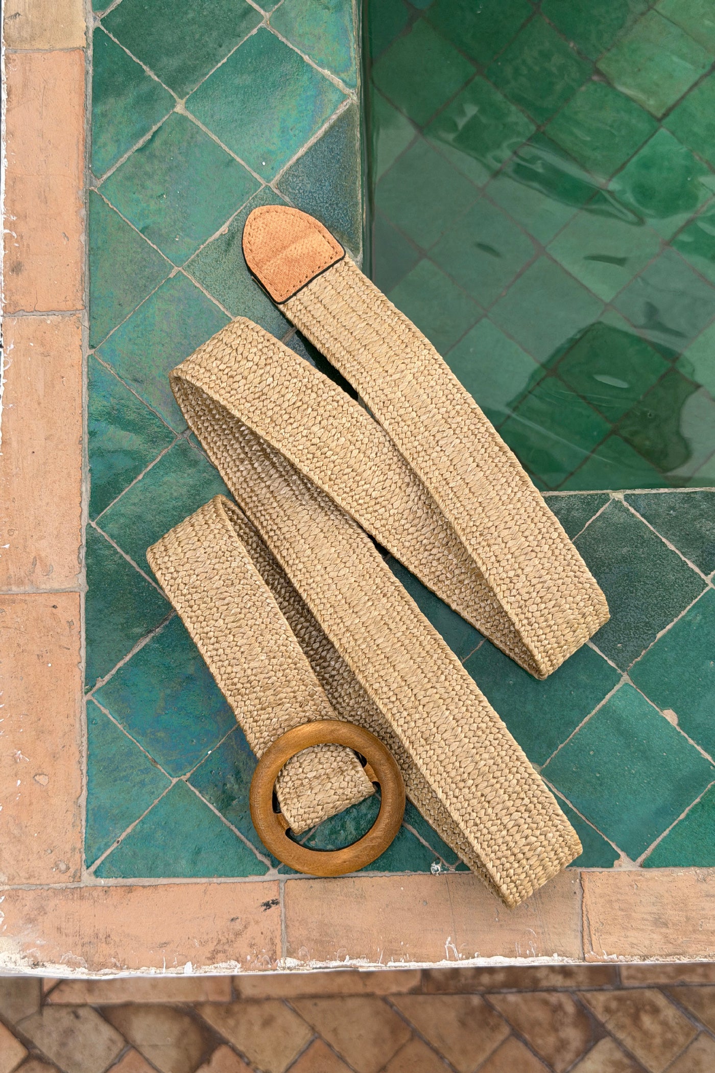 Beige Raffia Wood Buckle Slim Belt