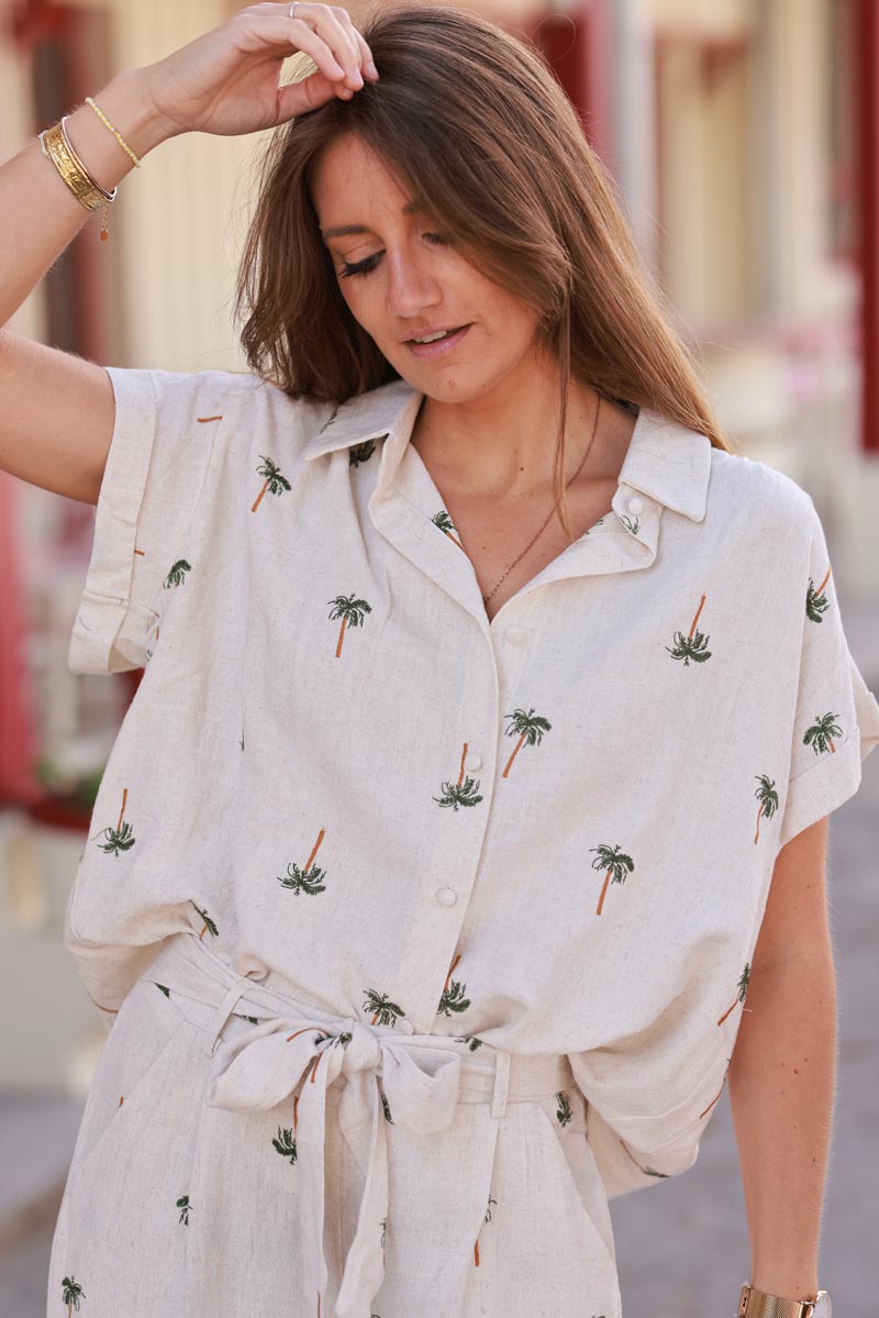 Chemise beige à manches courtes en lin mélangé broderie palmiers