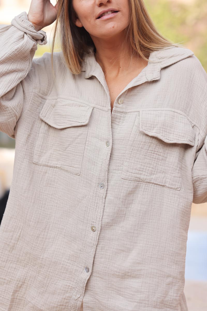 Chemise beige en gaze de coton avec poches H043 (1)
