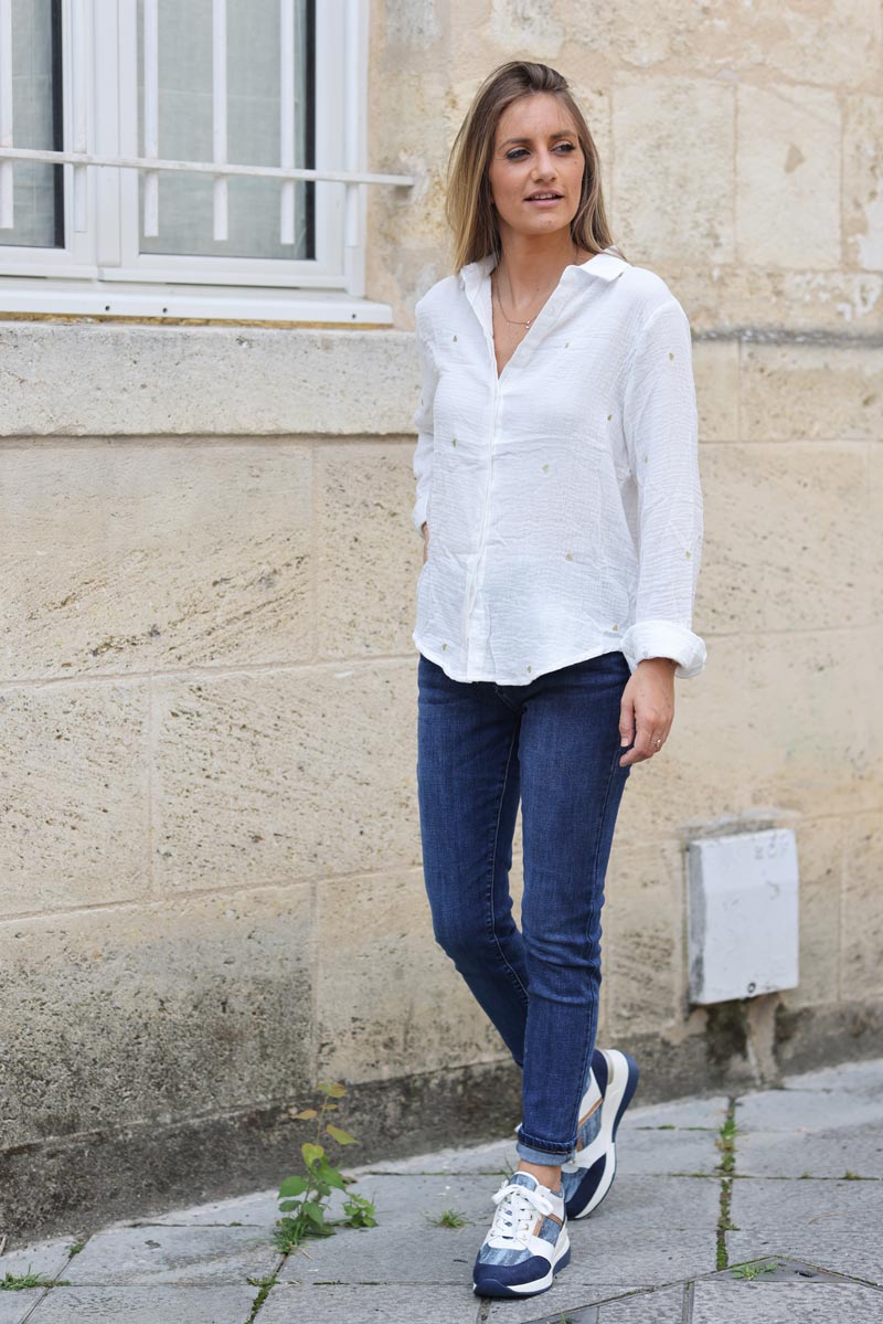 Chemise blanc casse en gaze de coton broderie petits coeurs dores h266 (1)