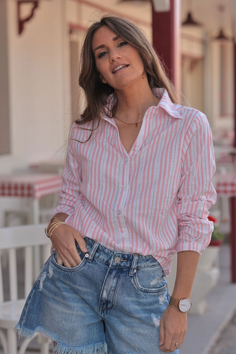 Chemise blanche à rayures rose pâle détails ajourés