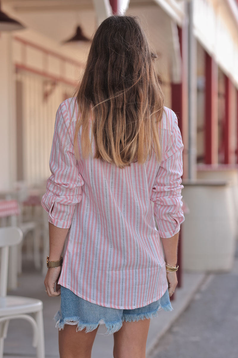 Chemise blanche à rayures rose pâle détails ajourés
