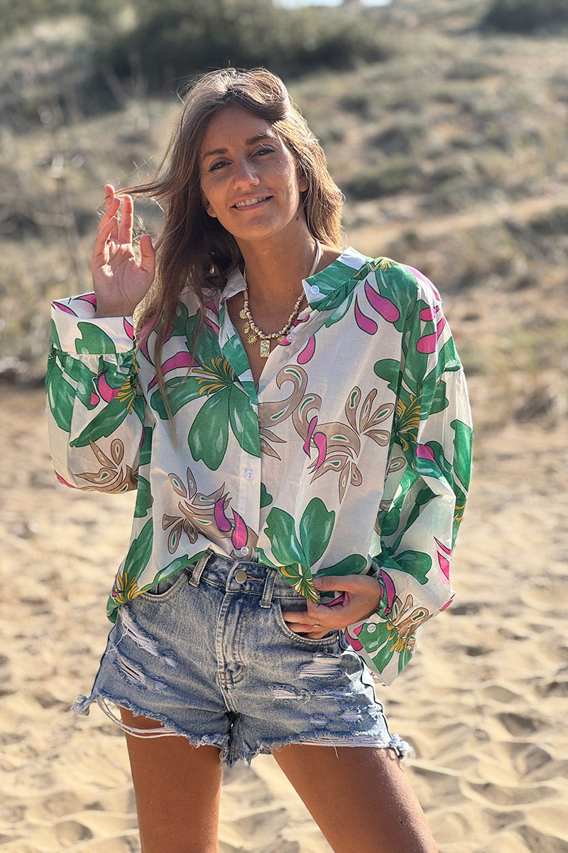 Chemise blanche en coton imprimé fleurs tropicales vertes
