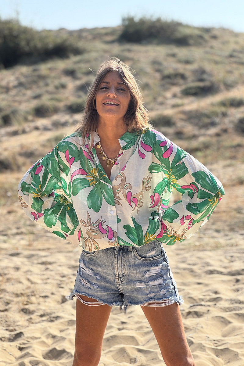 Chemise blanche en coton imprimé fleurs tropicales vertes