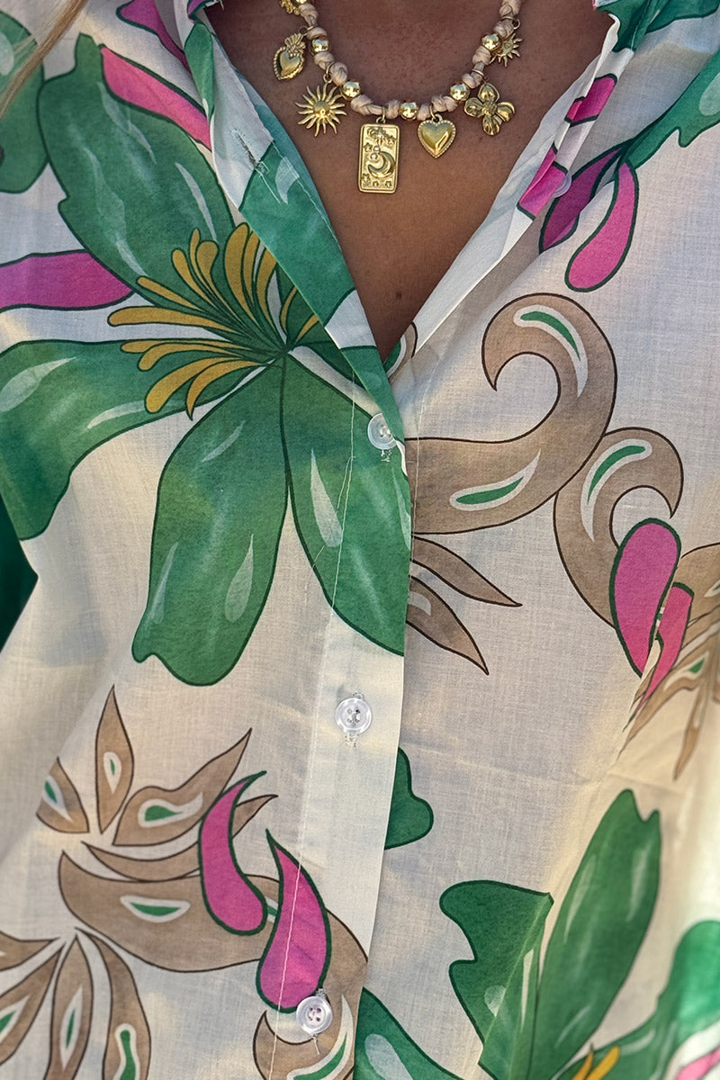 Chemise blanche en coton imprimé fleurs tropicales vertes