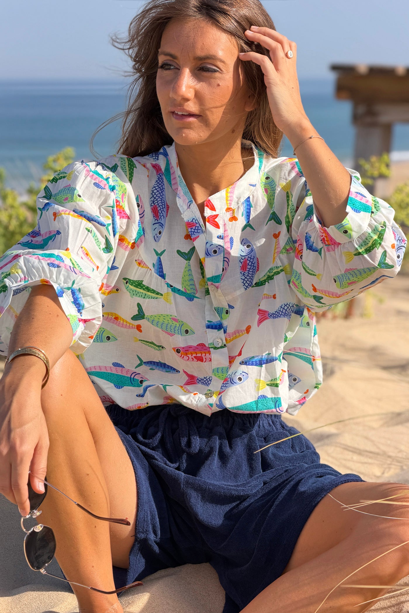 Chemise blanche en coton motifs poissons colorés