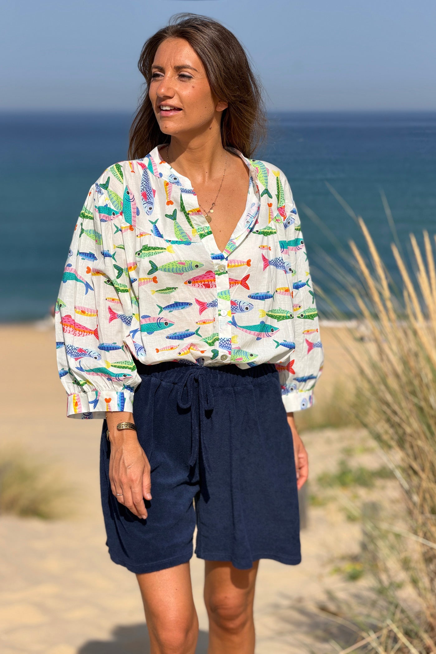 Chemise blanche en coton motifs poissons colorés