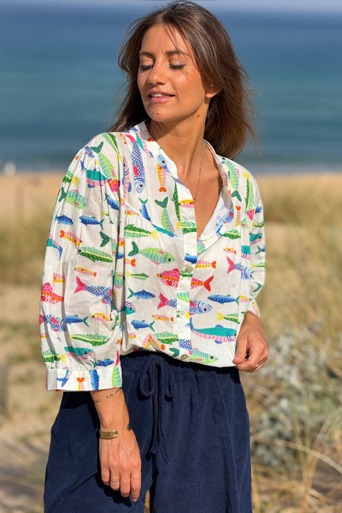Chemise blanche en coton motifs poissons colorés
