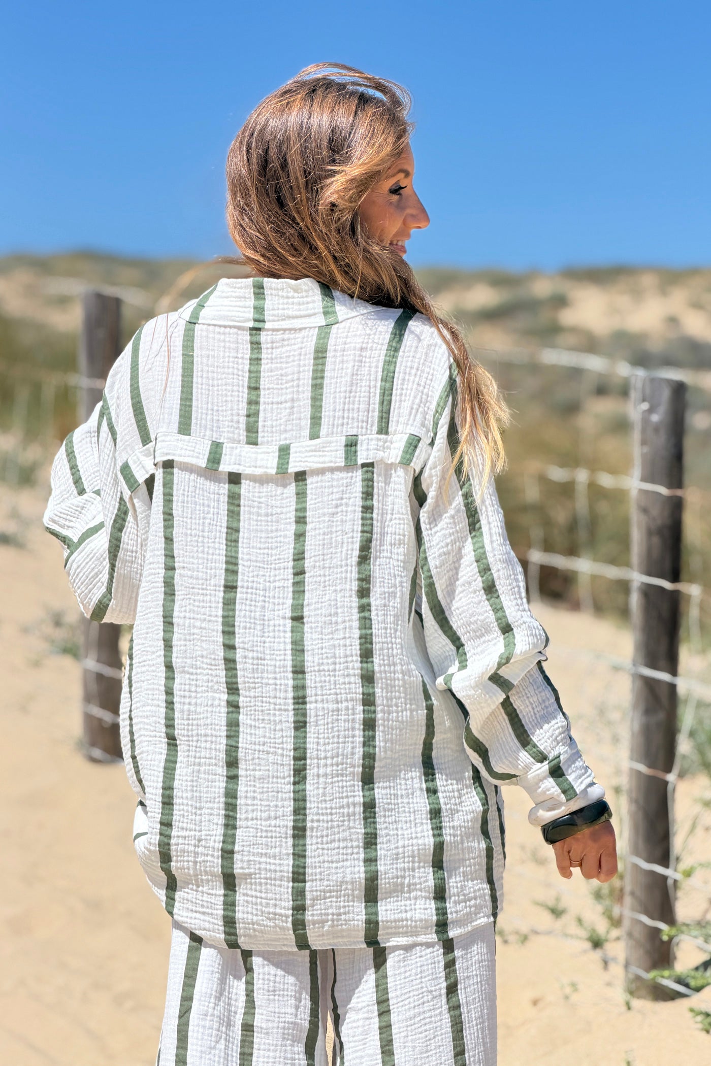 Chemise blanche large en gaze de coton rayures kaki