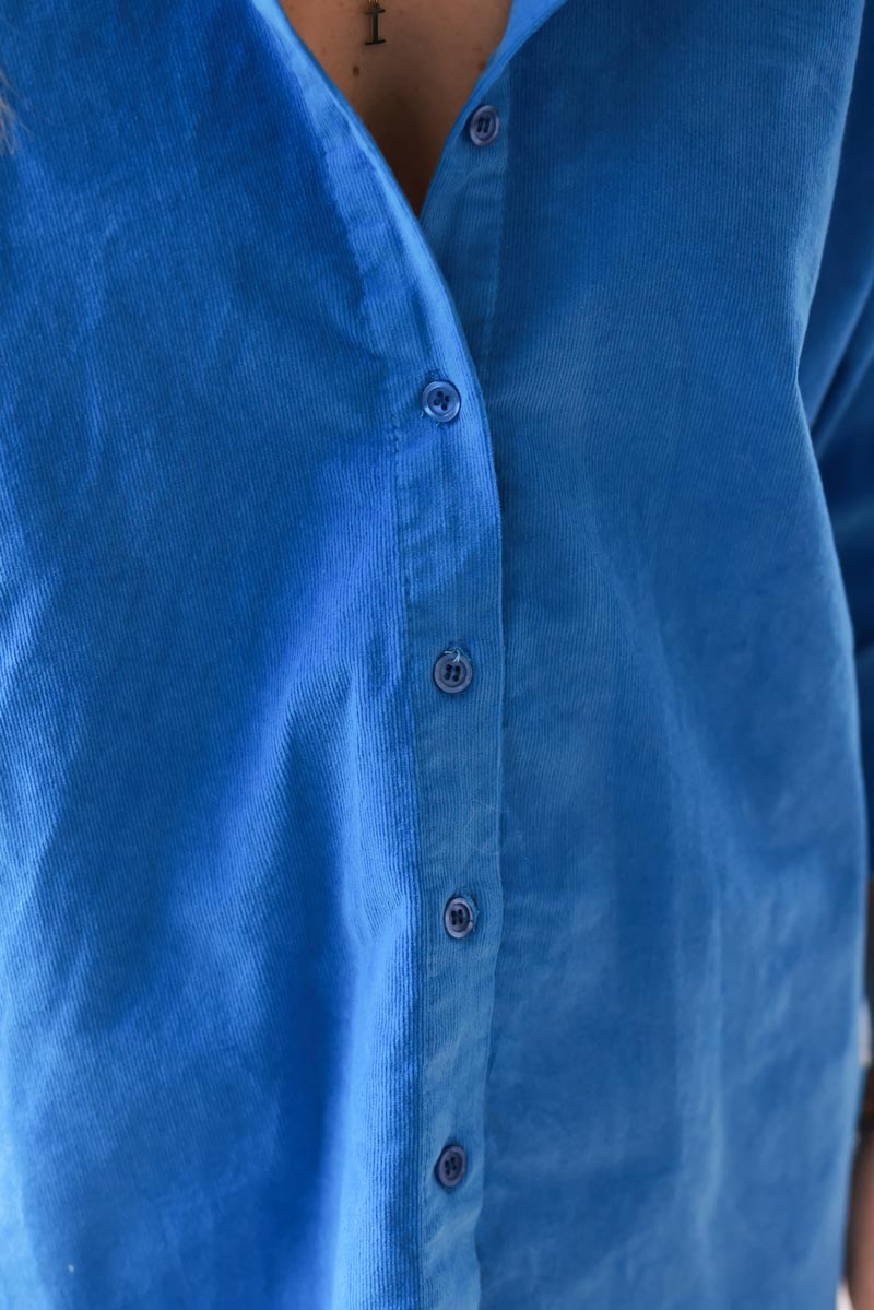 Chemise bleu roi en velours côtelé fin
