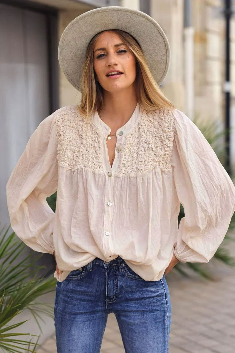 Chemise écru légère col smocké relief effet froissé