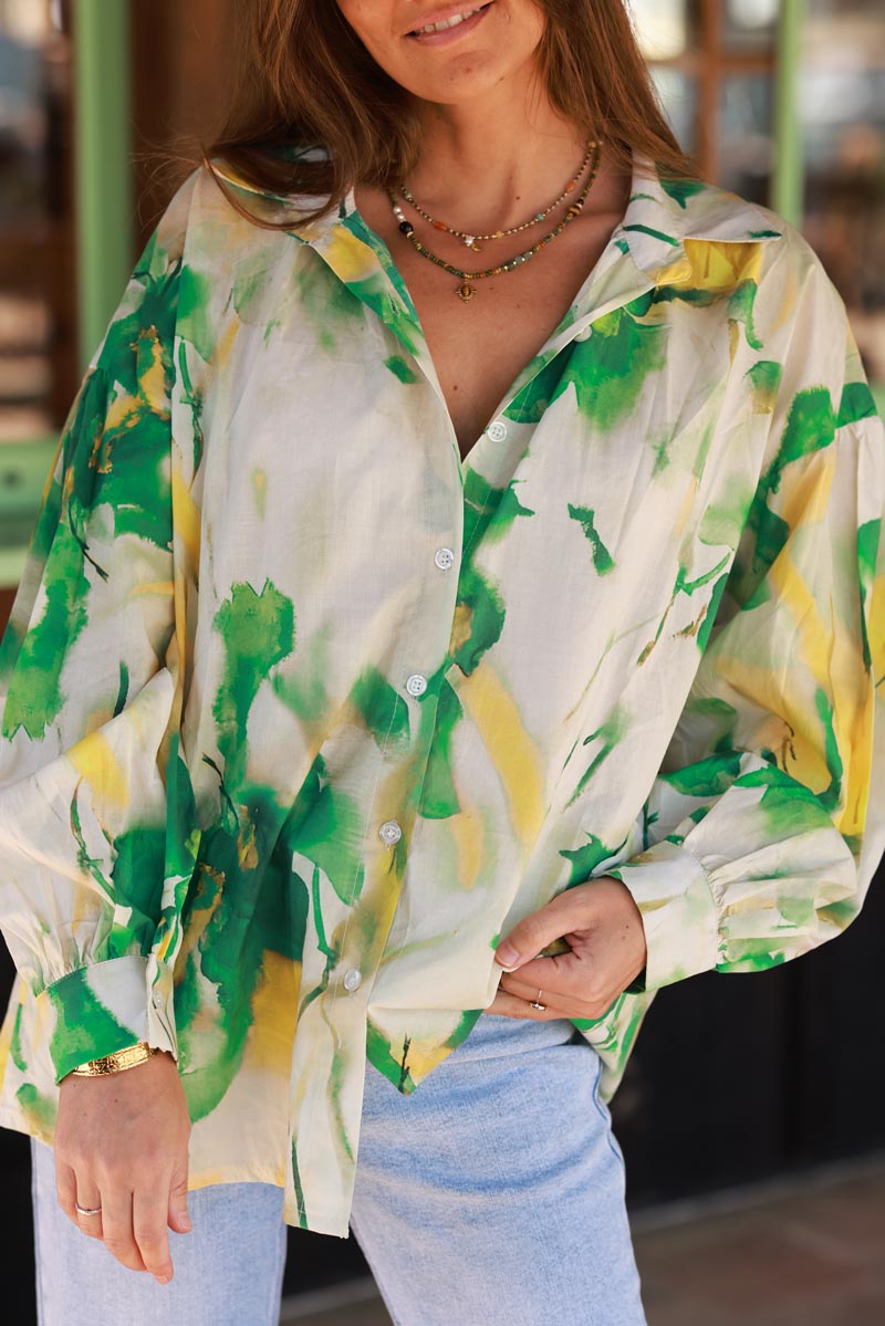 Camisa de algodón de corte recto con estampado de flores de acuarela verde