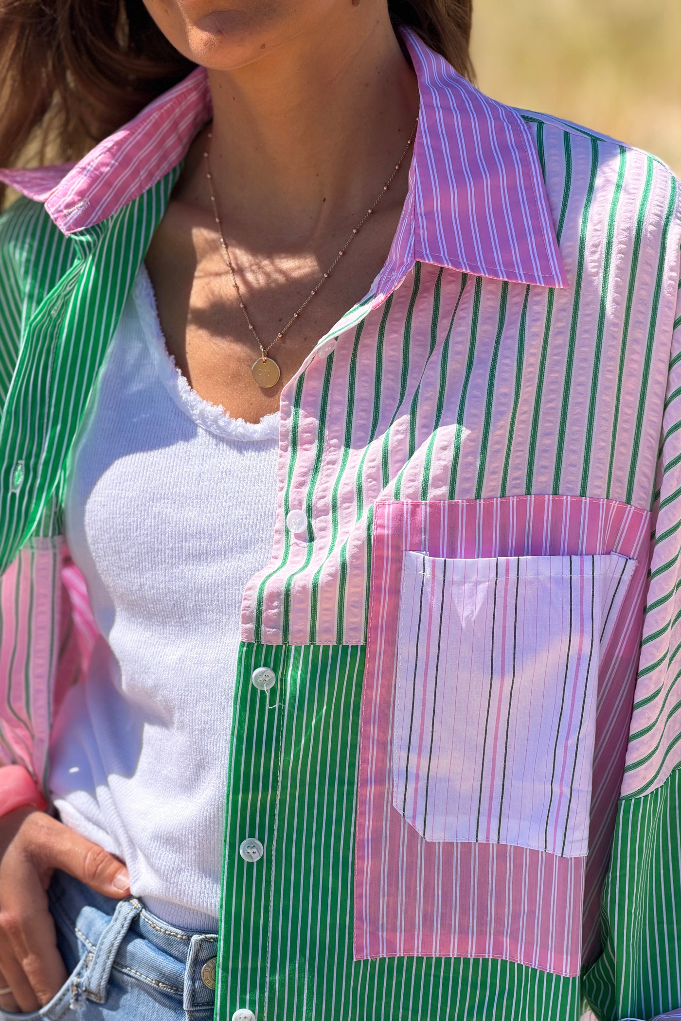 Chemise en coton imprimé rayures diverses roses et vertes