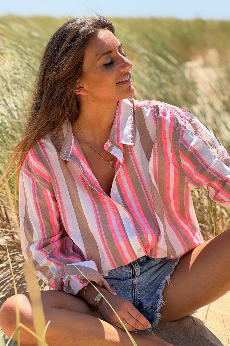 Chemise en coton rayures taupe et rose fluo