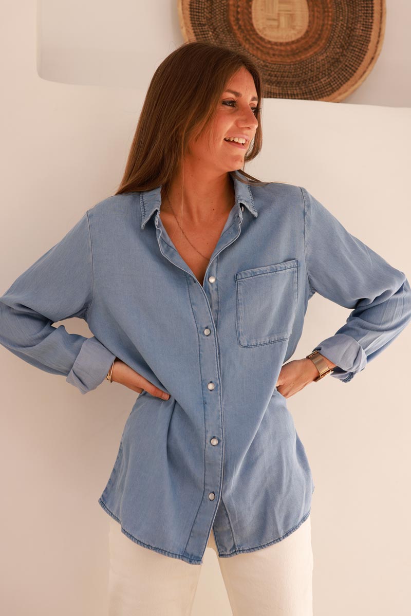 Camisa fluida de lyocell con efecto denim y botones de perla