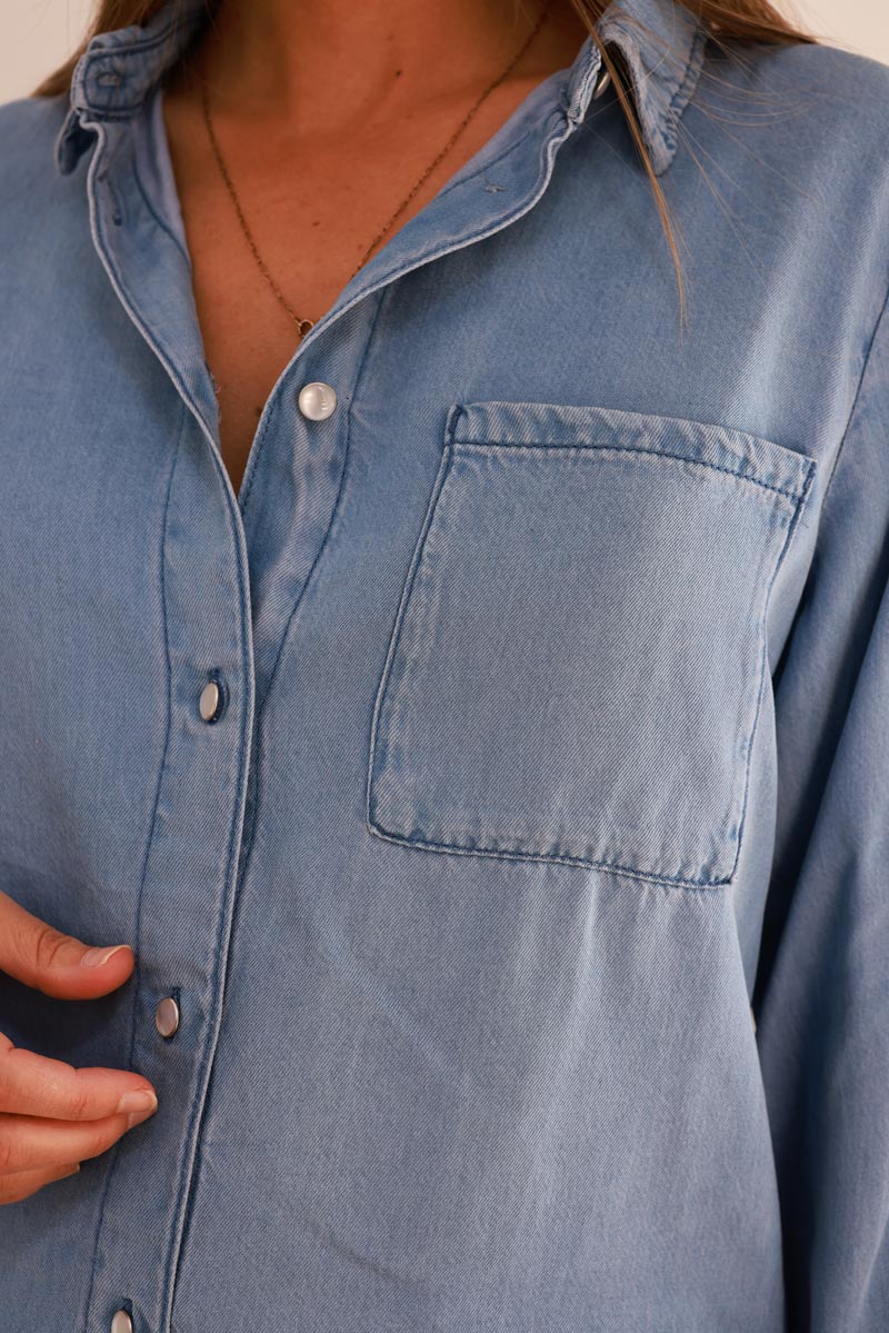 Camisa fluida de lyocell con efecto denim y botones de perla